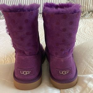 UGGs Kids Bailey Button Polka Dot 🌸 NIB. Kid’s US size 3
